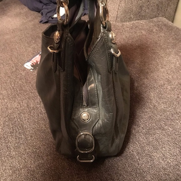 Coach gray patent leather shoulder bag - Picture 2 of 6